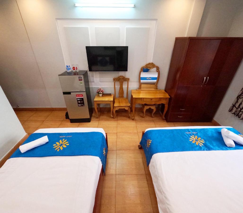 Cozy Hotel Hcm Хошимин Экстерьер фото